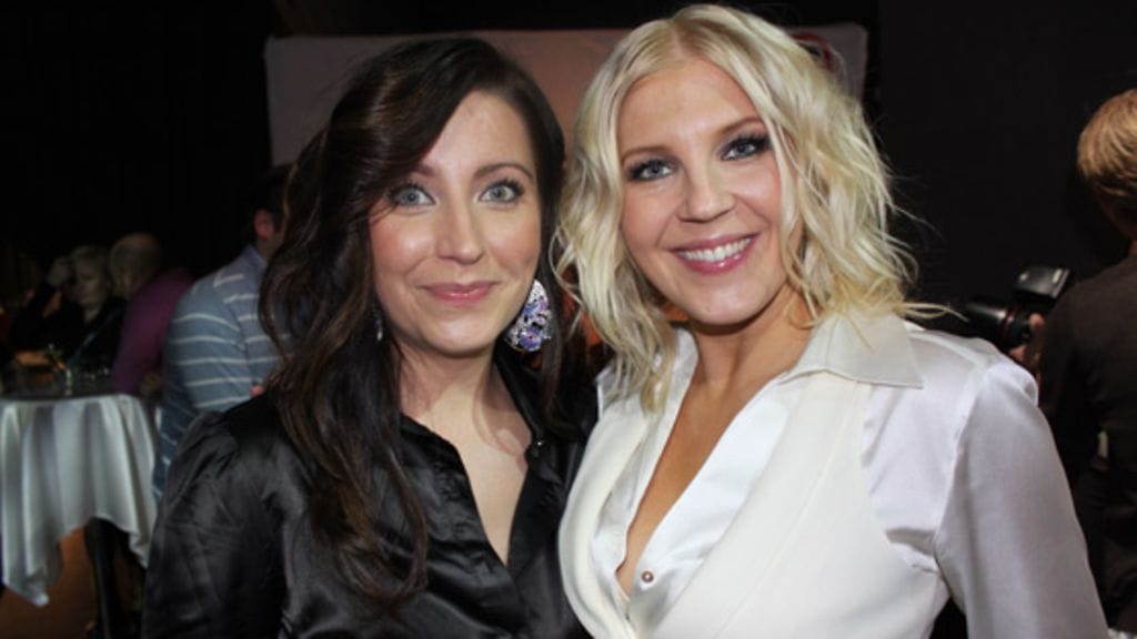 Jenni Pääskysaari ja Vappu Pimiä