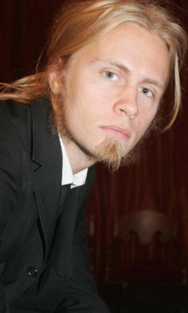 Vuonna 2007 Konsta Hietasella oli vielä pitkät hiukset ja enemmän rock-habitusta.