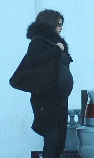 Esikoisen laskettu aika on tammikuun alkupuoliskolla.