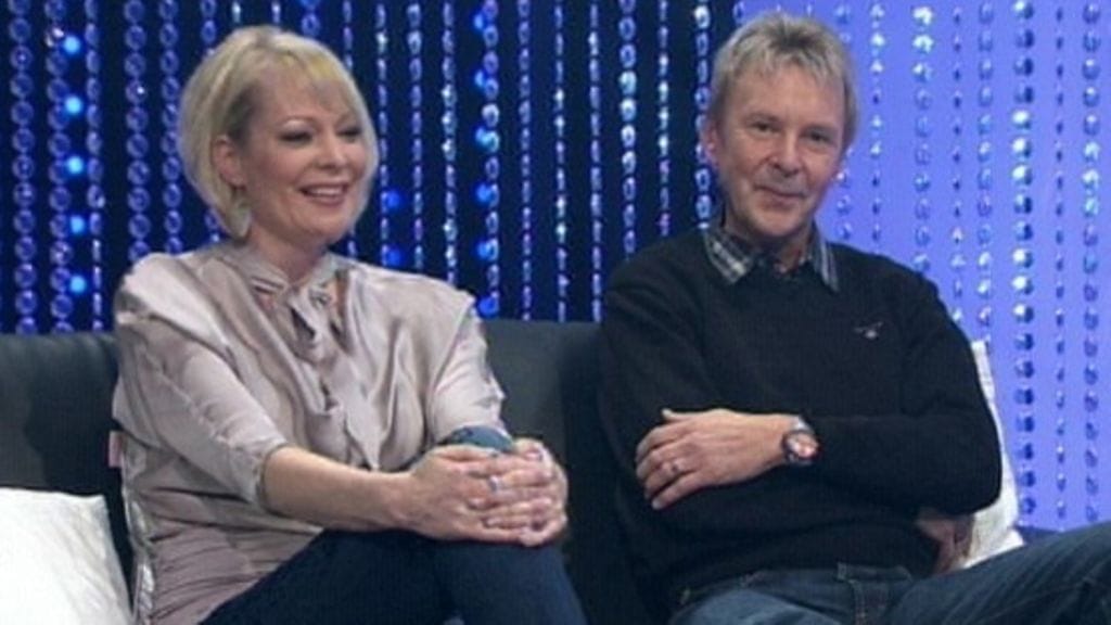 Mäkilegenda Matti Nykänen ja kihlattu Susanna Ruotsalainen Korkojen kera -ohjelmassa.