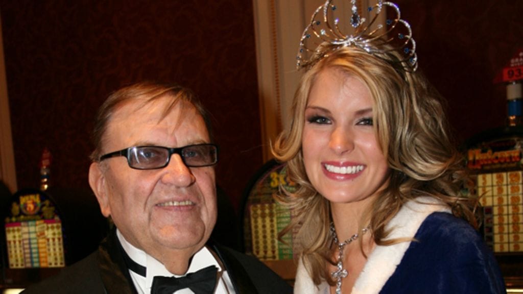 Eino Makunen ja Miss Suomi 2011 Pia Pakarinen.