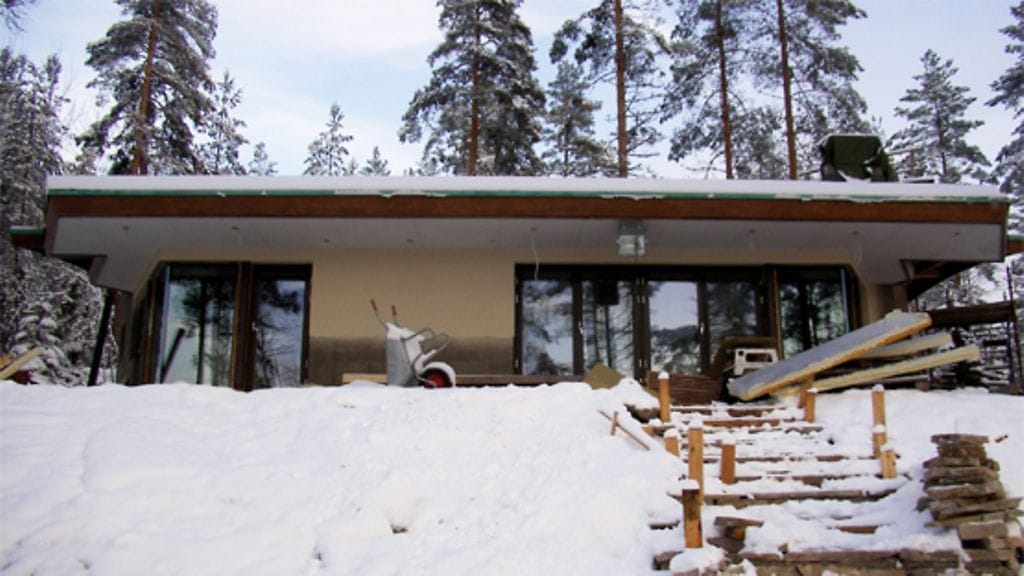 Sipe Santapukki rakentaa ekologista taloa Heinolaan.