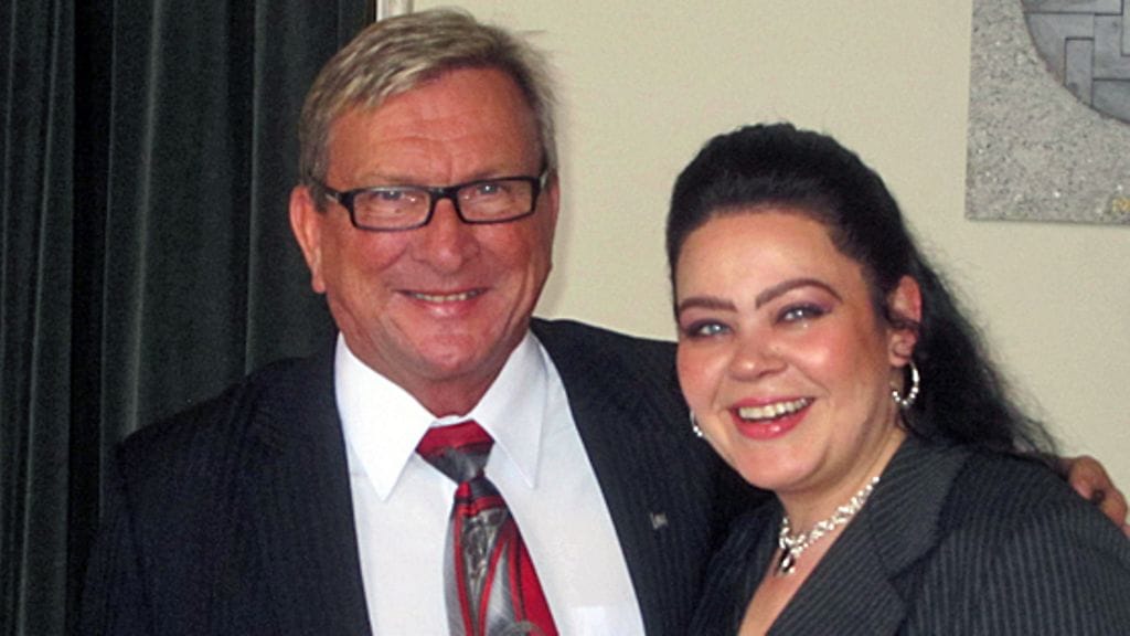 Kansanedustaja Lyly Rajala kihlatui laulaja-muusikko Anna-Kaisa Jurvelinin kanssa.