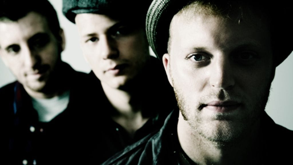 Koop Arposen ja brittikavereiden Flute of Shame -bändi.