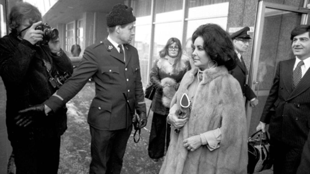 Elizabeth Taylor vieraili Suomessa vuonna 1975.