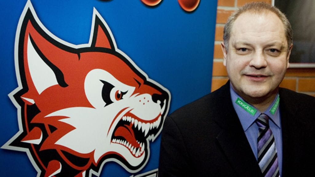 Esa Tikkanen valmentaa Jokipoikia.