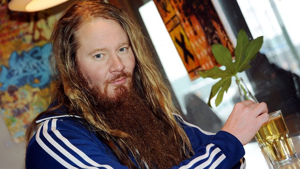 Kotiteollisuus-yhtyeen laulaja-kitaristi Jouni Hynynen.