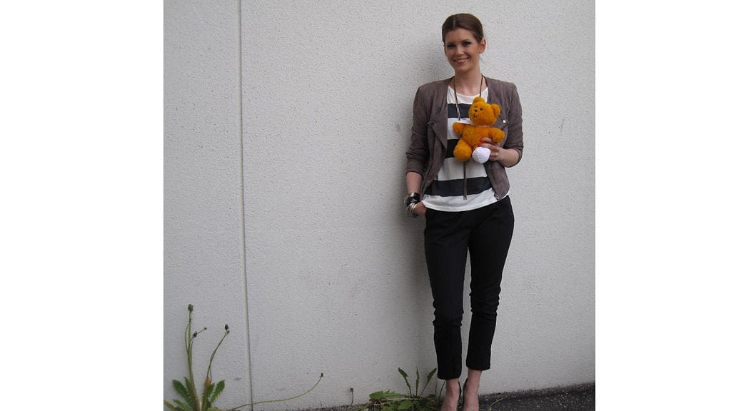 Uunituore morsian Laura Närhi esiintyi Elämän Kevät -konsertissa.