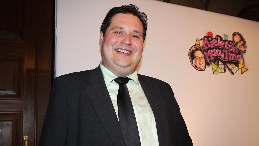 Kiinteistövälittäjä Jethro Rostedt.