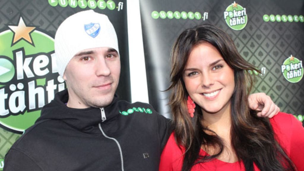 Aleksi Valavuori ja Satu Tuomisto edustivat pokeriturnauksessa. (Kuva: Hanne Kautto/MTV3)