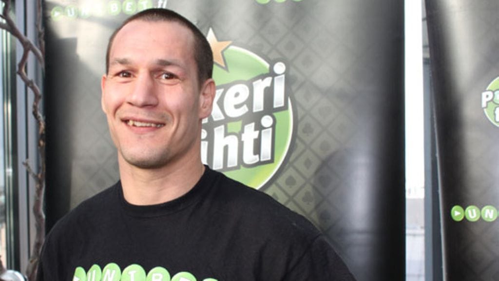 Amin Asikainen kertoo, ettei ottelemaan lähdetä ilman järkeä. (Kuva: Hanne Kautto/MTV3)