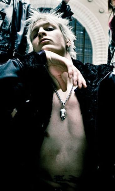 Anzi Destruction on Katariina Sourin tuore aviomies. (Kuva: Hype Productions)