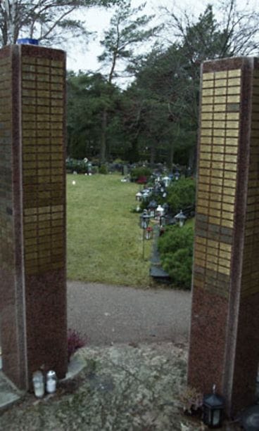 Helsingin Hietaniemen hautausmaan uurnalehto (Kuva: Lehtikuva)