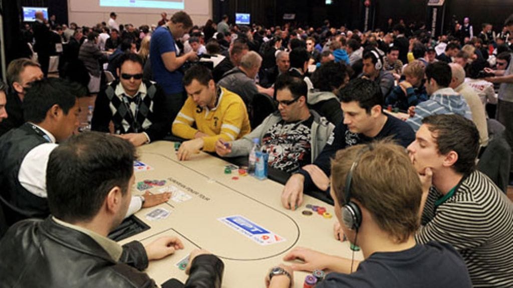 Pokeriturnaus käynnissä