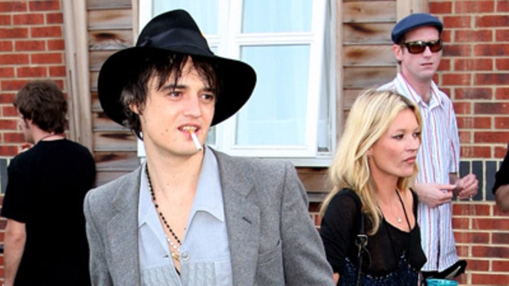 Kate Moss & Pete Doherty Isle Of Wightin festivaaleilla. (Kuva: Dave Hogan/Getty Images)