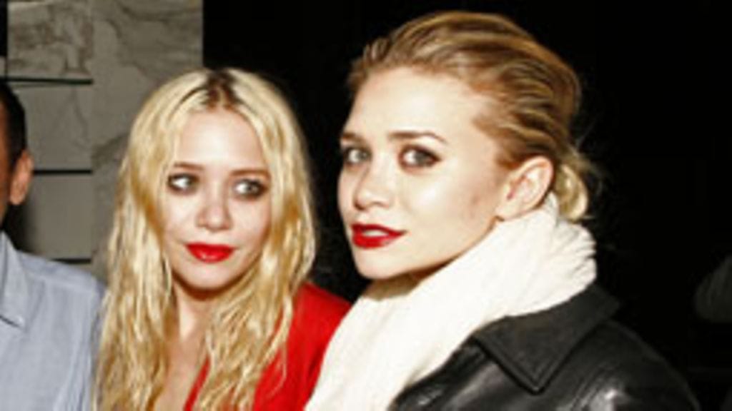 Mary-Kate Olsen siskonsa Ashleyn kanssa. (Kuva: Amy Sussman /Getty Images)