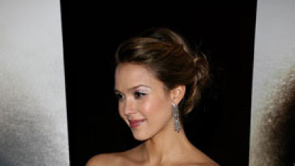 Jessica Alba ja masuasukki himoitsevat kinkkua (Kuva: Julien M. Hekimian/Getty Images)
