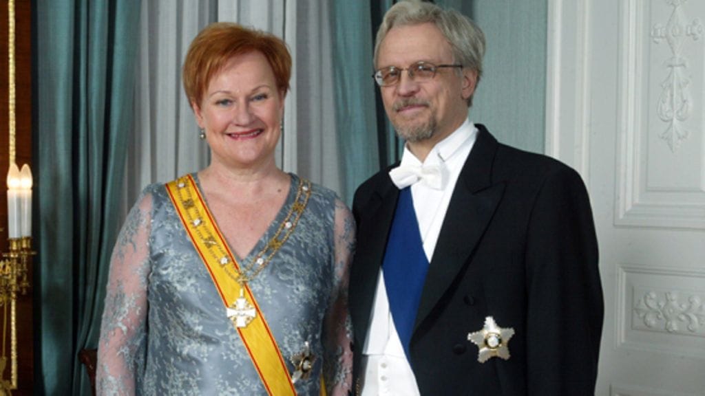 Tarja Halonen ja Pentti Arajärvi (kuva: Sari Gustafsson/Lehtikuva)