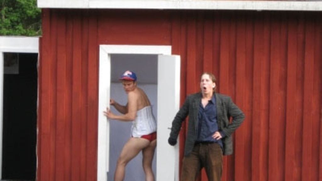 Salkkarinäyttelijöitä Karstulan kesäteatterissa. (Kuva: Nicolas Voutilainen/MTV3)