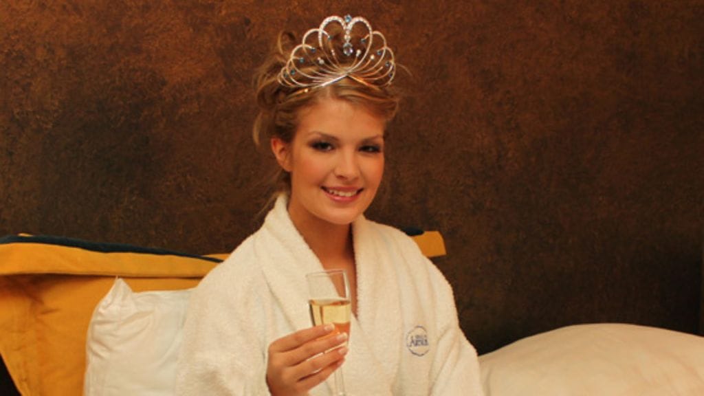 Pia Pakarisen ensimmäinen aamu Miss Suomena.