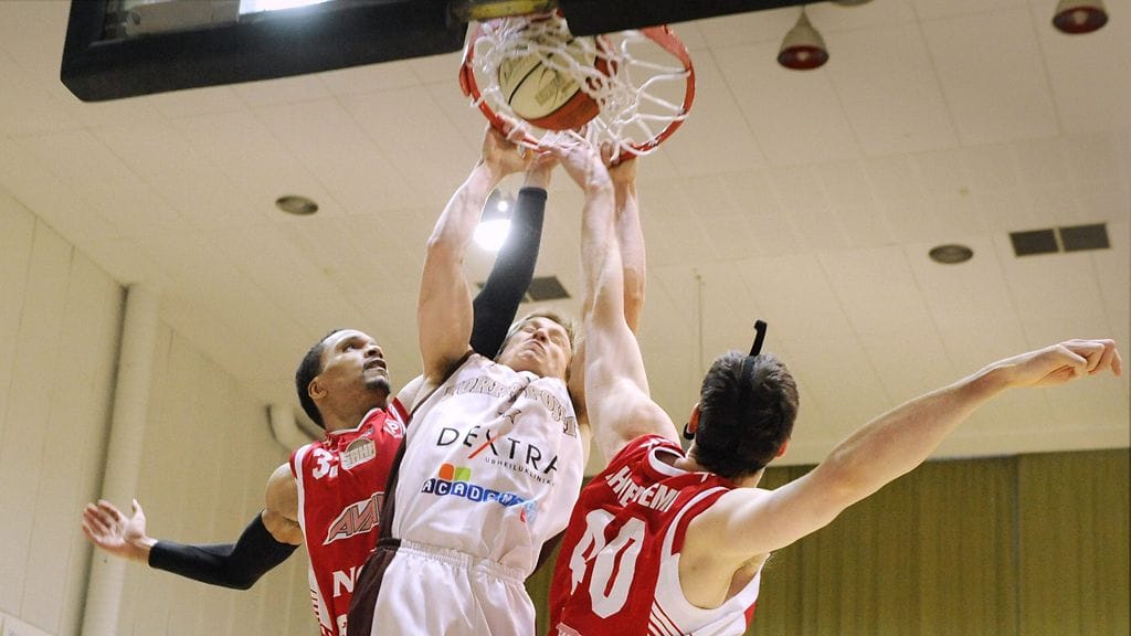 Torpan pojat vastaan Tampereen Pyrintö toukokuussa 2010.