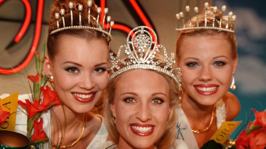 Miss Suomi 1999 voittajakolmikko: Saija Palin, Vanessa Forsman ja Minna Lehtinen. Kuva: Hannu Puukko / MTV Oy.