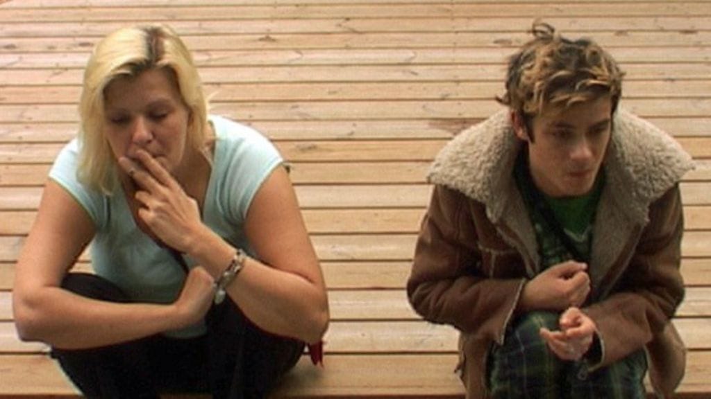 Maria ja Niko tupakalla (Kuva Sub)