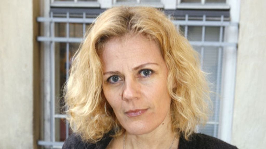 Bettina Sågbomia uhattin aseella viime lokakuussa. (Kuva: Marja Airio/Lehtikuva)