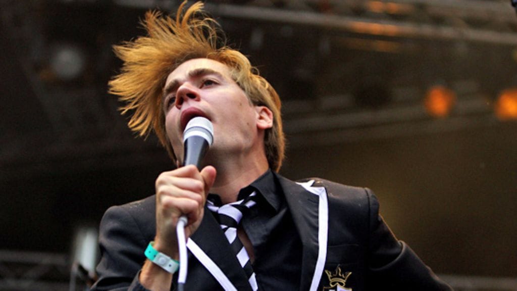 he Hives Ankkarock -festivaaleilla Vantaan Korsossa, 2. elokuuta 2008. Kuvassa laulaja Howlin' Pelle Almqvist. (Lehtikuva)