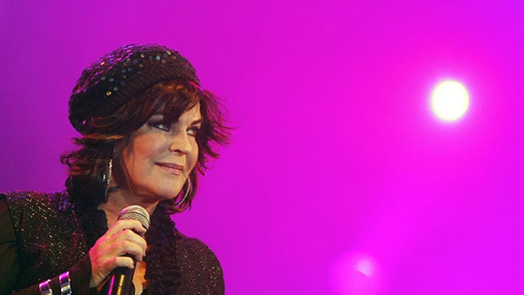Paula Koivuniemi esiintymässä Taiteiden yössä 2008 (Kuva: Lehtikuva)