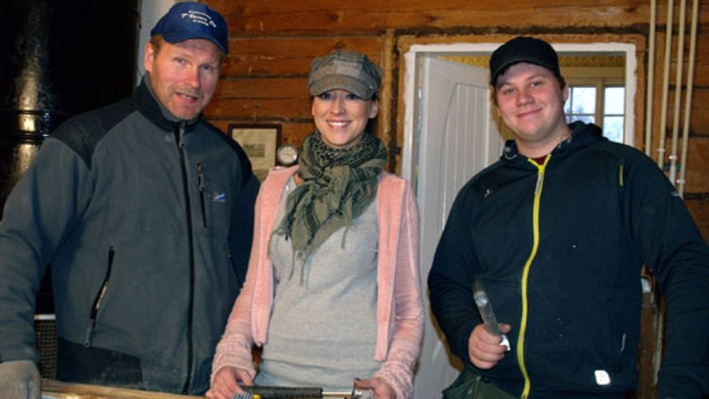 Remontoi aasemarakennustaan Remontti-Reiskan kanssa.