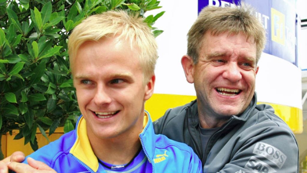 Heikki Kovalainen ja lääkäri Aki Hintsa. (Lehtikuva)