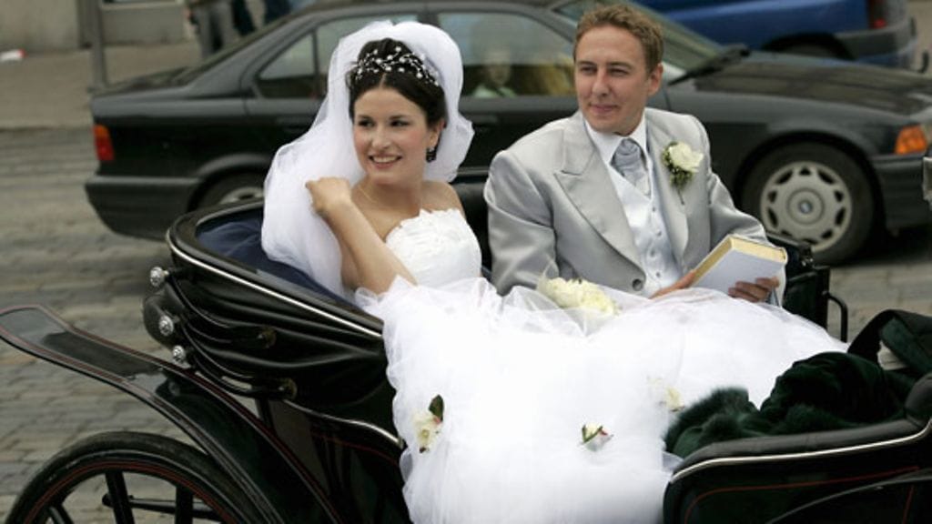 Maria Lund ja Mikko Rantaniva häähumussa kesäkuussa 2005.