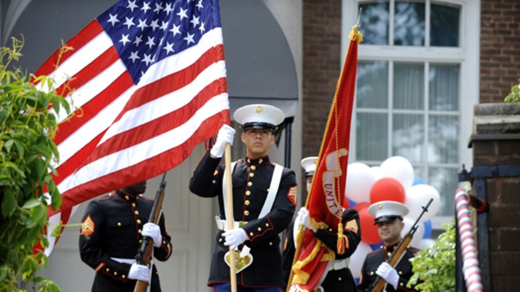 Yhdysvaltain Helsingin suurlähetystön itsenäisyyspäiväjuhlat Helsingissä 17. kesäkuuta 2009. Juhlia isännöi lähetystöneuvos Michael Butler. (kuva:Lehtikuva)