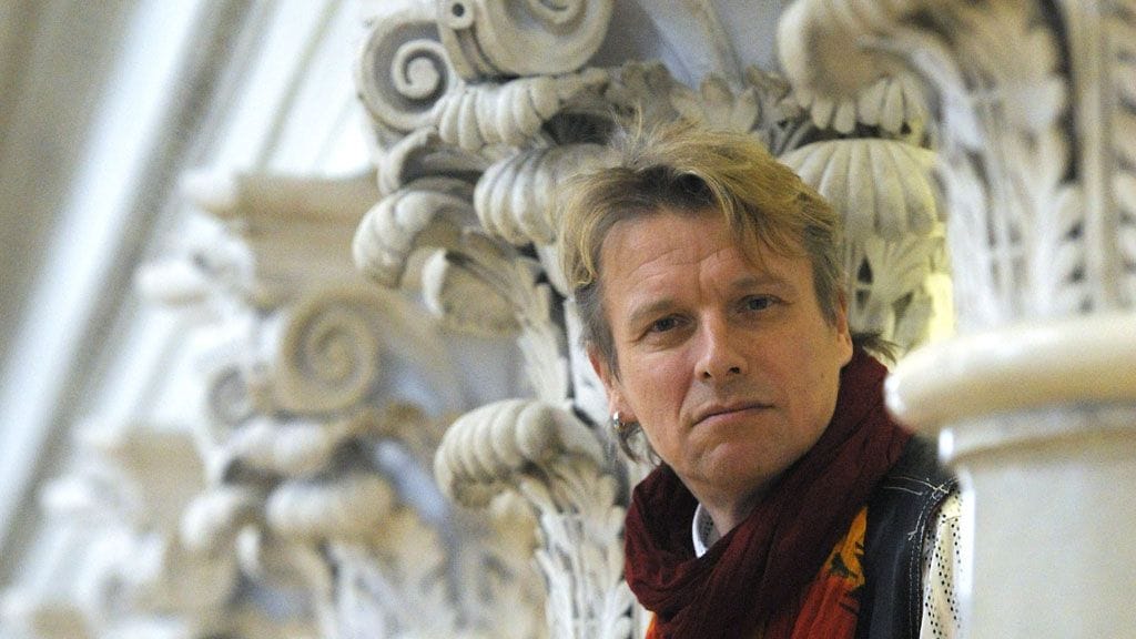 Jukka Orma esittää puolisonsa Anja Snellmanin sanoittaman sote-laulun