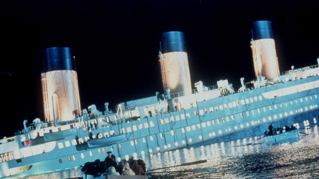 Kuvan alus on vuoden 1997 Titanic-elokuvasta.