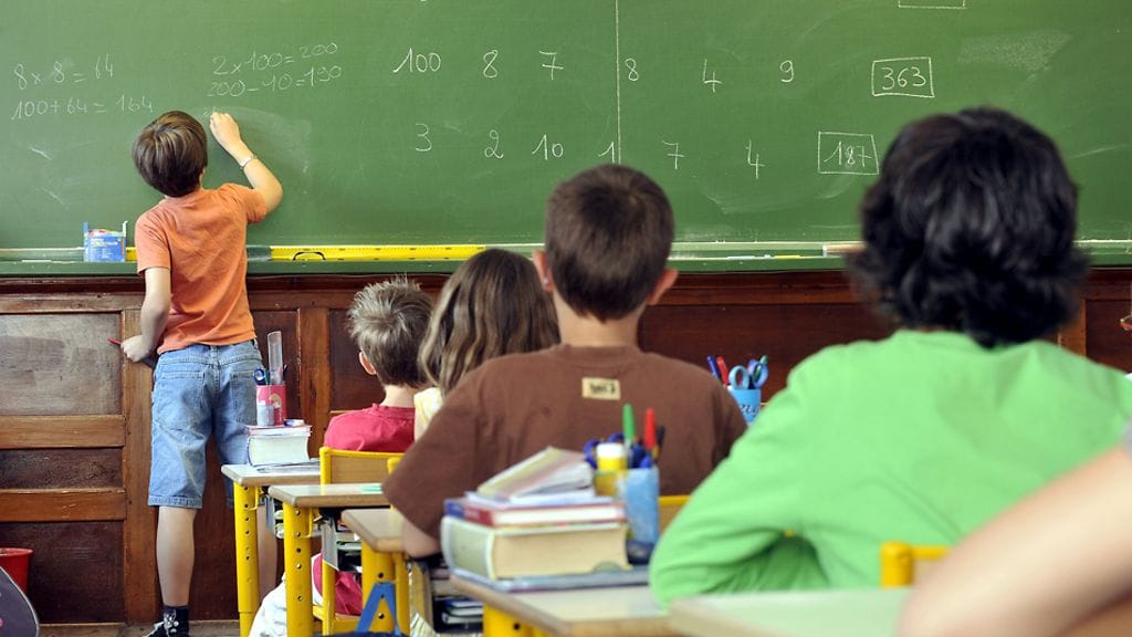 Ihmisoikeuskeskus esittää ihmisoikeuksien opettamista jo varhaisesta kouluiästä lähtien.