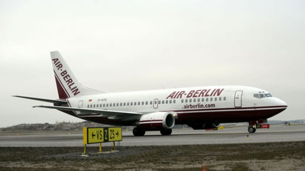 Matkustajan kannettavasta tietokoneesta noussut käry aiheutti vaaratilanteen Helsinki-Vantaan lentokentällä viime yönä.