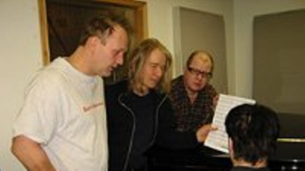 Lapinlahden linnut levyttämässä keväällä 2003