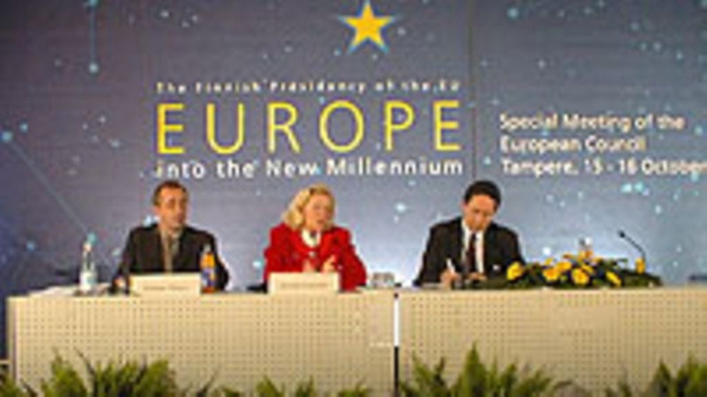 EU-huippukokous-tre-tiedotustilaisuus 151099