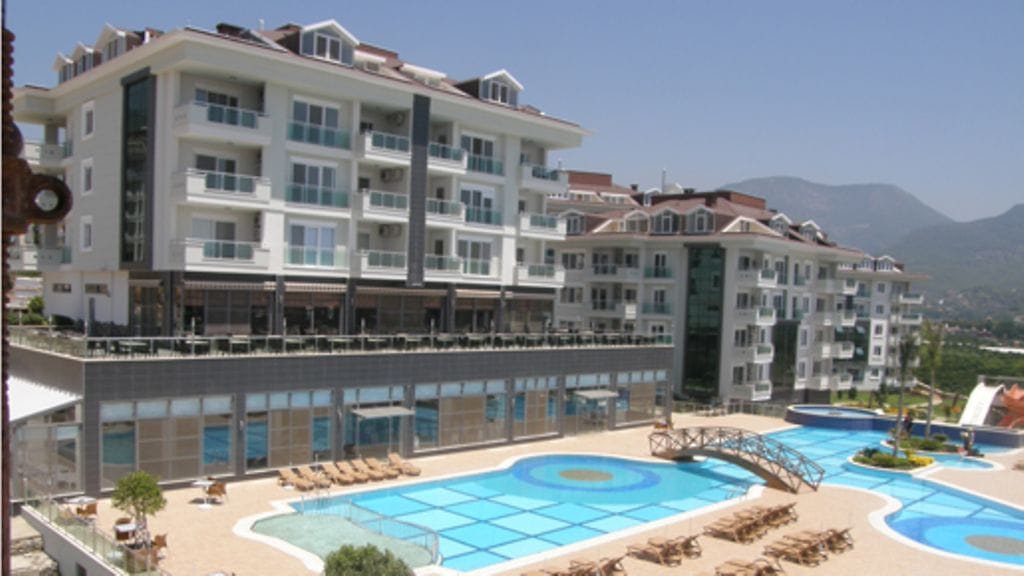 Kiinteistönvälitys hoidetaan suomalaisen kiinteistönvälittäjäasetuksen mukaisesti noudattaen hyvää kiinteistönvälitys tapaa.