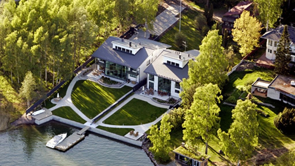 Espoon Westend on täynnä miljoonien arvoisia omakotitaloja. Kuva: Lehtikuva