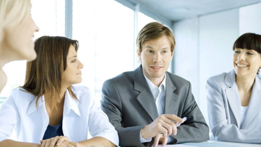 Myös vuokralaisen kannattaa käyttää oikeuttaan osallistua yhtiökokoukseen.