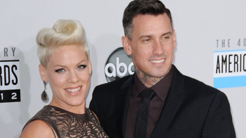 Pinkin myynnissä oleva talo sijaitsee vain korttelin päässä Venicen rannasta ja ravintoloista.