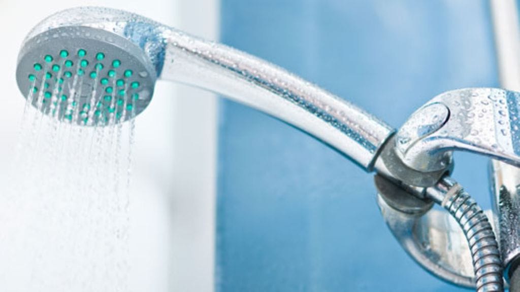 Sulje vesihana hiustenpesun ajaksi.