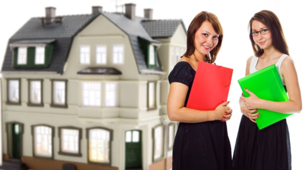 Asuntokaupoissa luotetaan alan ammattilaisiin.