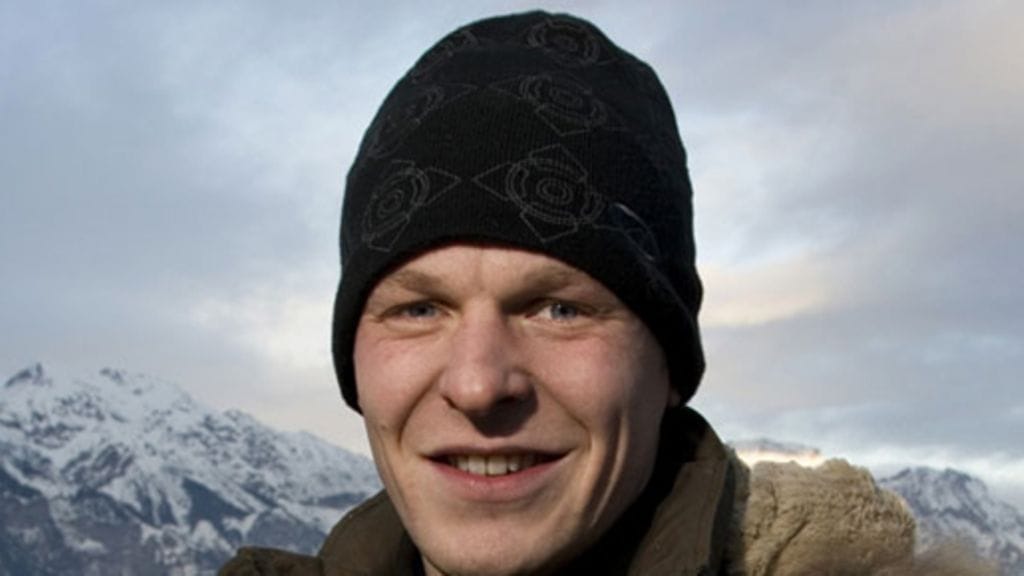 Ex-mäkihyppääjä Toni Nieminen tietää, kuinka säästää sähköä lapsiperheen kodissa.