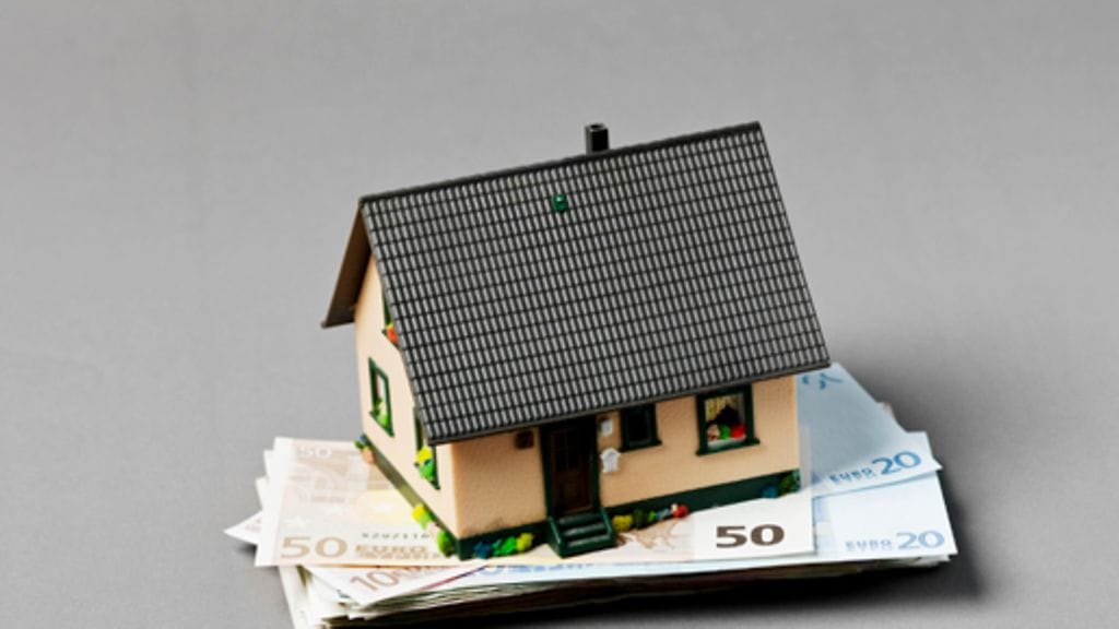 Epävarma taloustilanne ei vaikuta suomalaisten luottoon asuntokauppaa kohtaan.