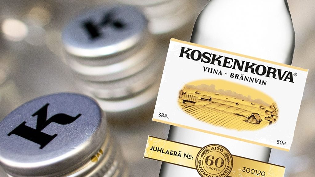 Kaksi suomalaista miestä Keravan Alkon edustalla 26. helmikuuta 1971. Alkon lakko sulki myymälät Helsingissä, mikä aiheutti ryntäyksen Helsingin lähistöllä avoinna oleviin Alkon myymälöihin. Näiden miesten kärsivällinen jonotus palkittiin. Ostoslistalla Dry Vodkaa ja Koskenkorvaa.