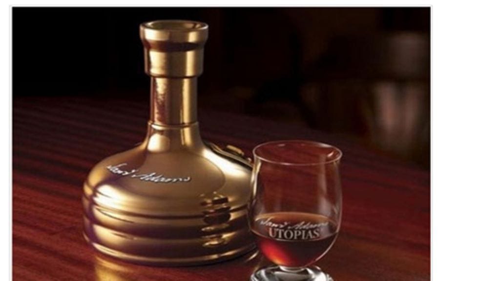 Kuvassa Samuel Adam's Utopis -olut. Kuvakaappaus Mentalfloss.com verkkosivuilta.